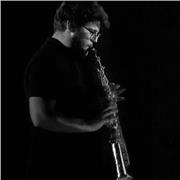 Se ofrece profesor de saxofón, lenguaje musical, armonía y análisis para todos los niveles